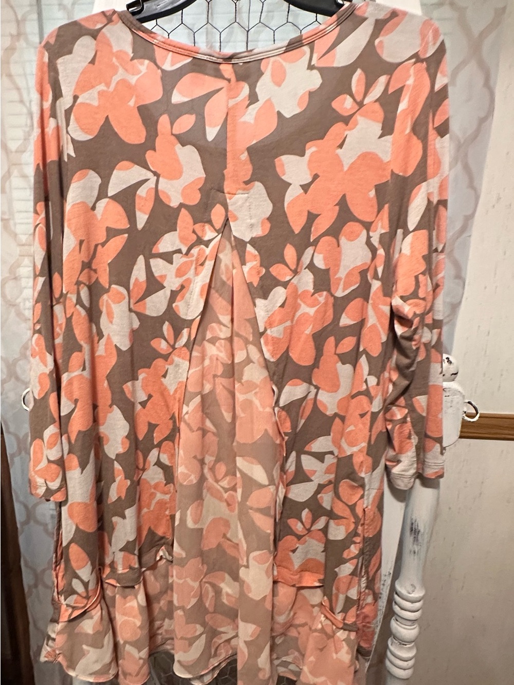 LOGO by Lori Goldstein Peach & Taupe Floral Long Sleeve Tunic